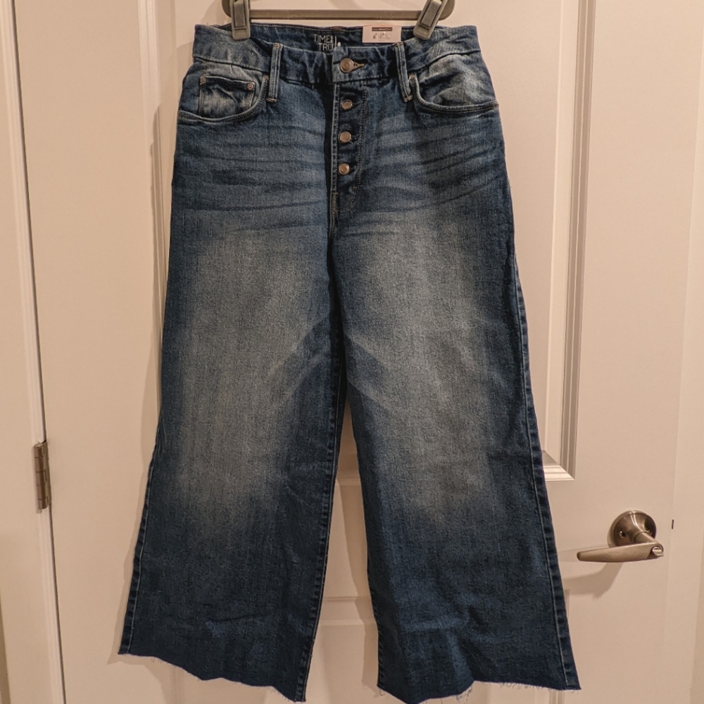 NWT Time and Tru High Rise Wide Leg Cropped Jeans
